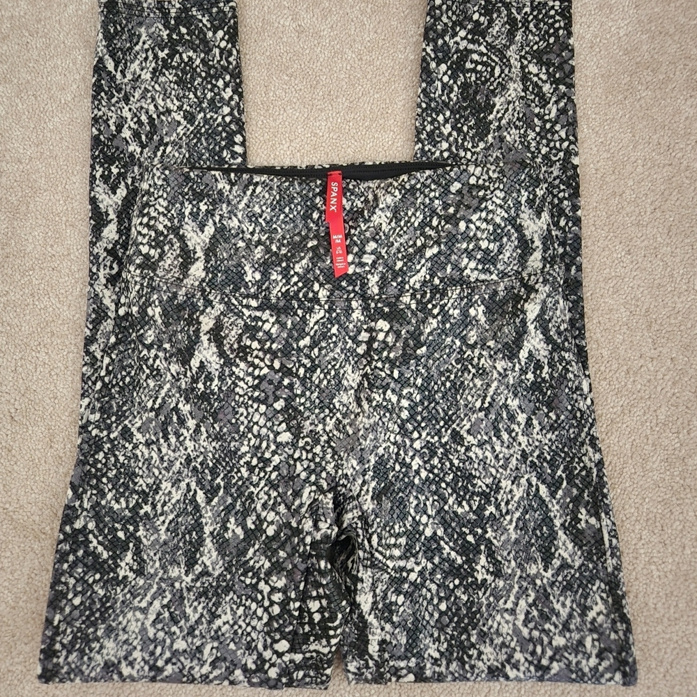 Spanx Faux Leather Snake Shine Legging  M - Picture 3 of 6